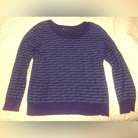 🔄 Gap Cotton Sweater 💜🖤 - Picture 3 of 11